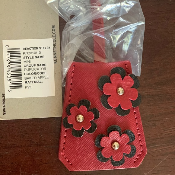 Kenneth Cole Reaction Baked Apple Cross Body Bag - Picture 3 of 7